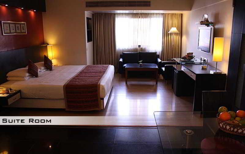 Ramee Guestline Hotel Khar Bombay Eksteriør billede