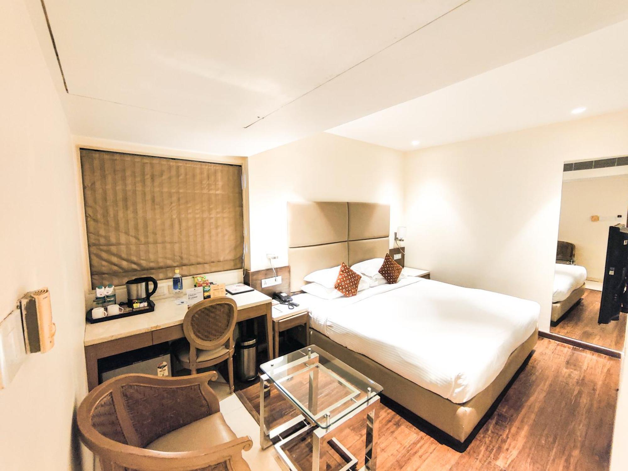 Ramee Guestline Hotel Khar Bombay Eksteriør billede
