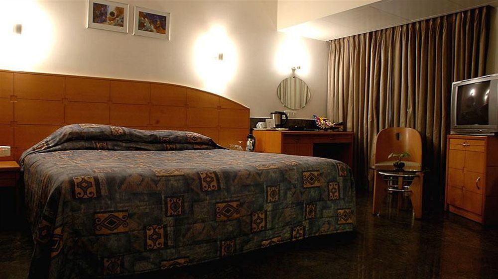 Ramee Guestline Hotel Khar Bombay Eksteriør billede